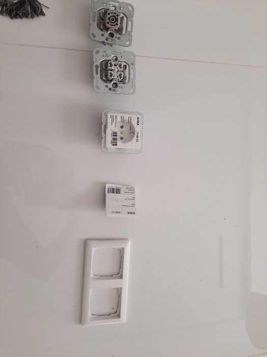 Gira  Osprzęt elektryczny