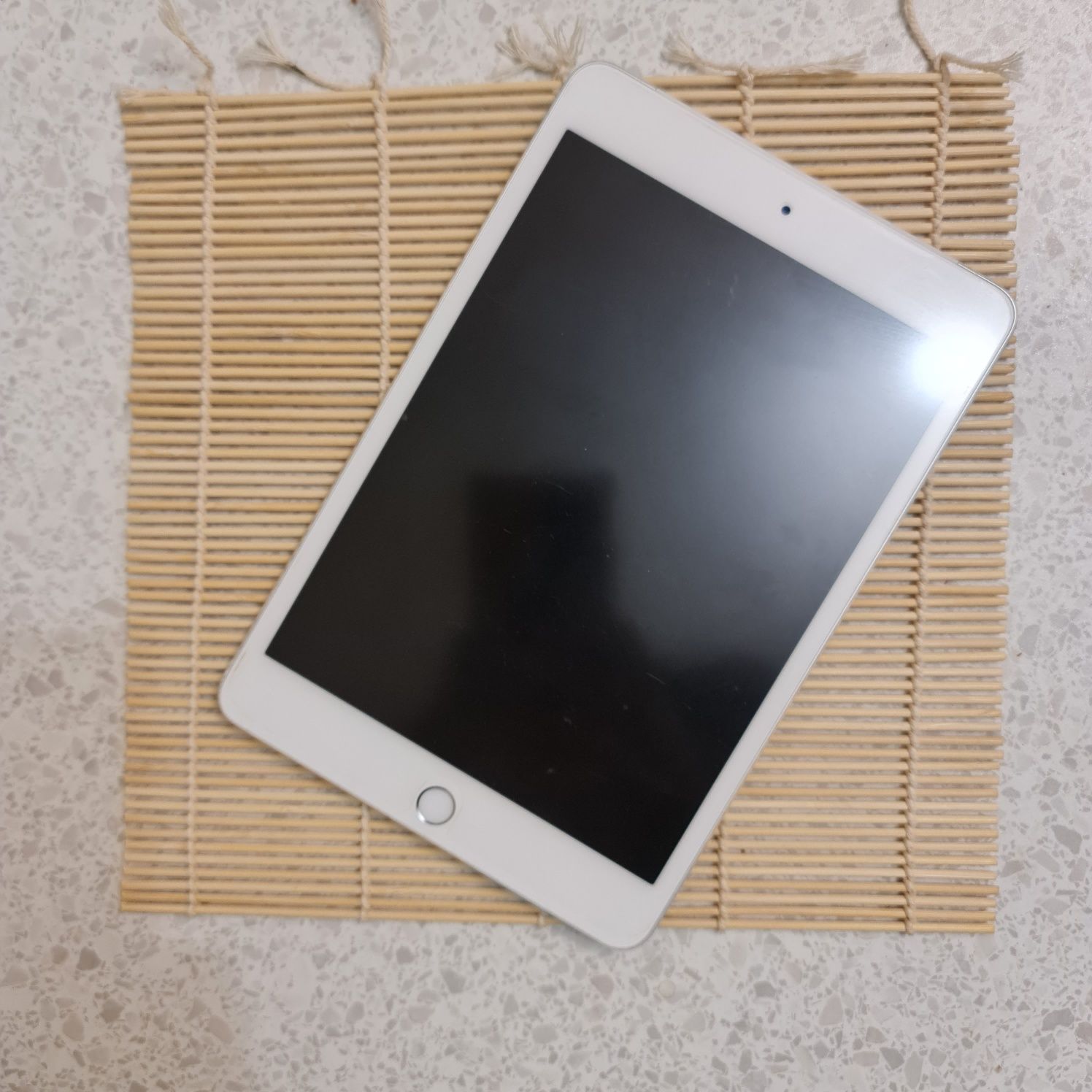 Apple iPad mini 4 (A1550) Wi-Fi + Cellular 64Gb Silver