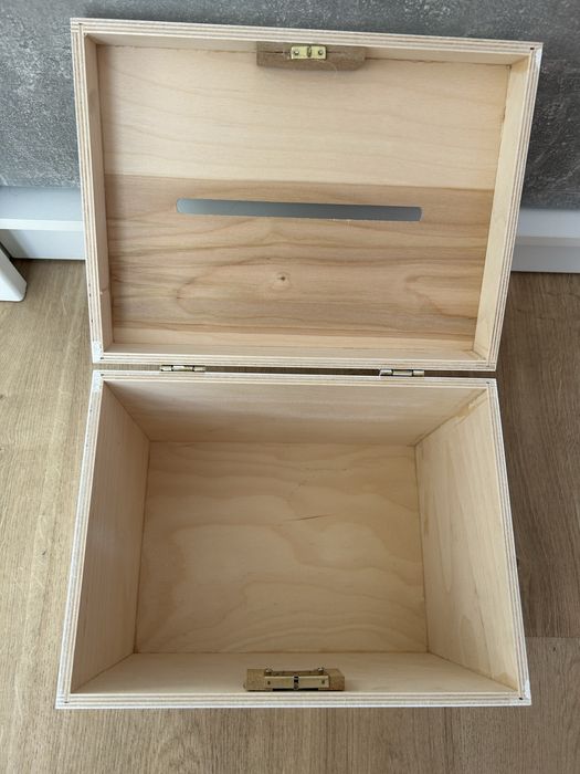 Biała skrzynka na koperty ślubna