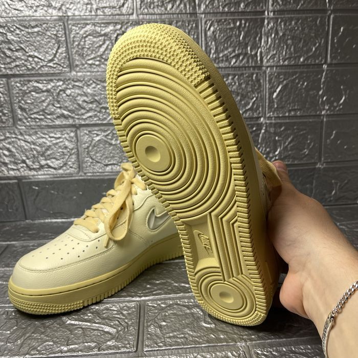 Чоловічі кросівки Nike Air Force 1 '07 Lx Coconut (W) (DO9456-100)