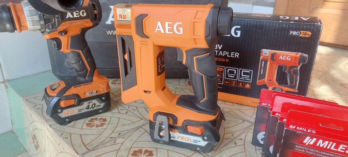 AEG bsb 18 cbl безщітковий дриль-шуруповерт та степлер AEG b18cs10