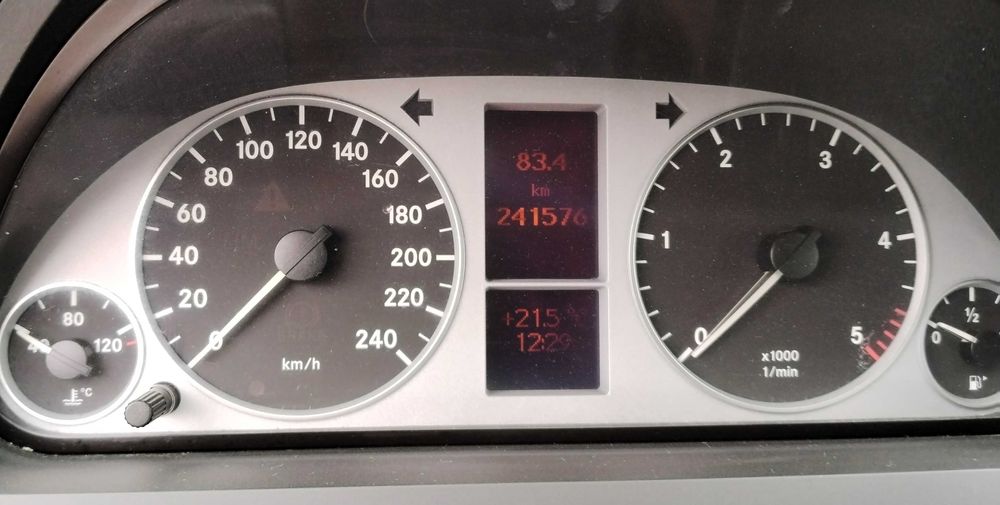 Mercedes Benz B180 CDI de 2009 Nacional com Revisão Feita.