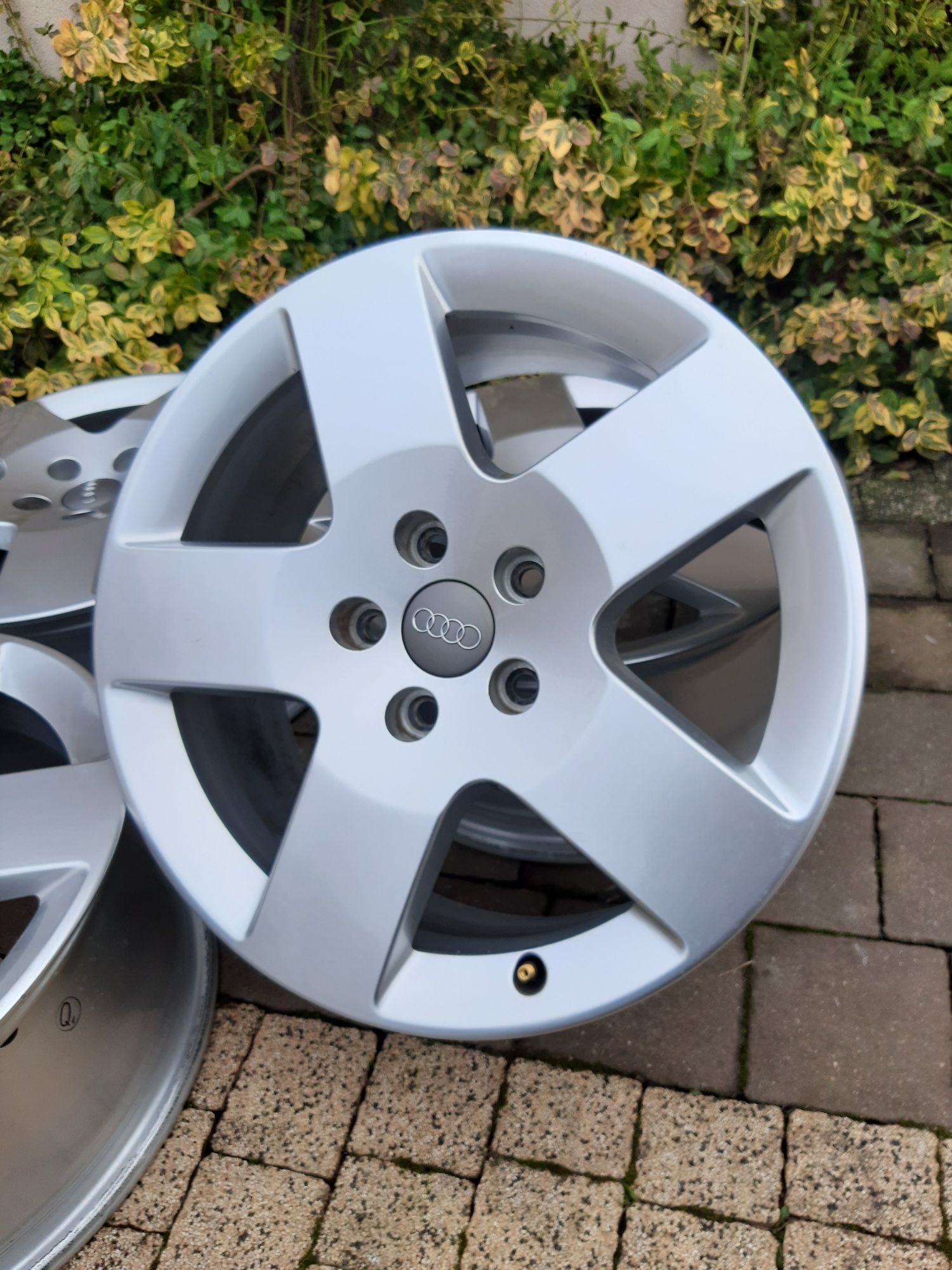 Felgi 17 Audi 5x112 7,5J et56