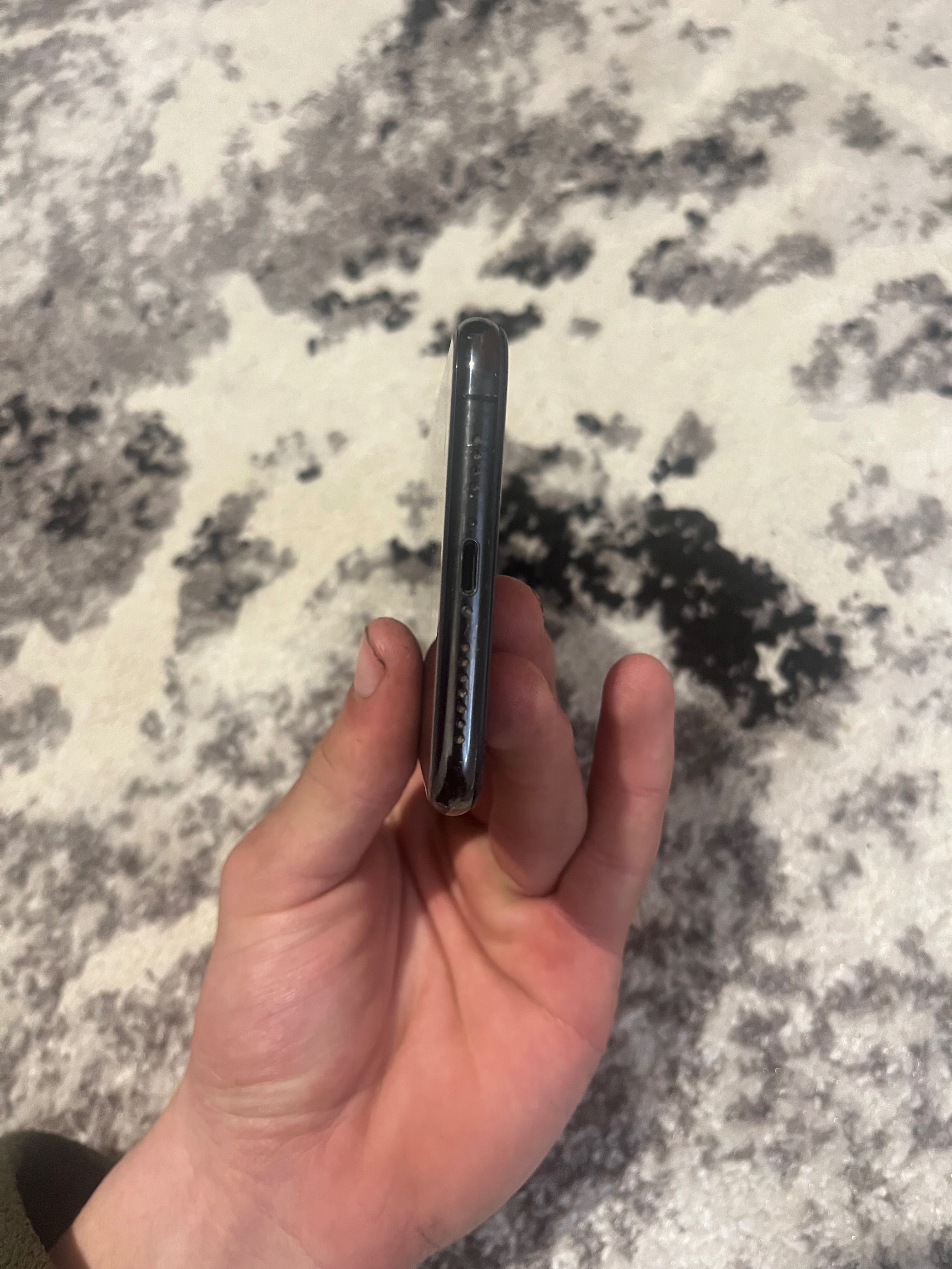 Продам iPhone XS Max