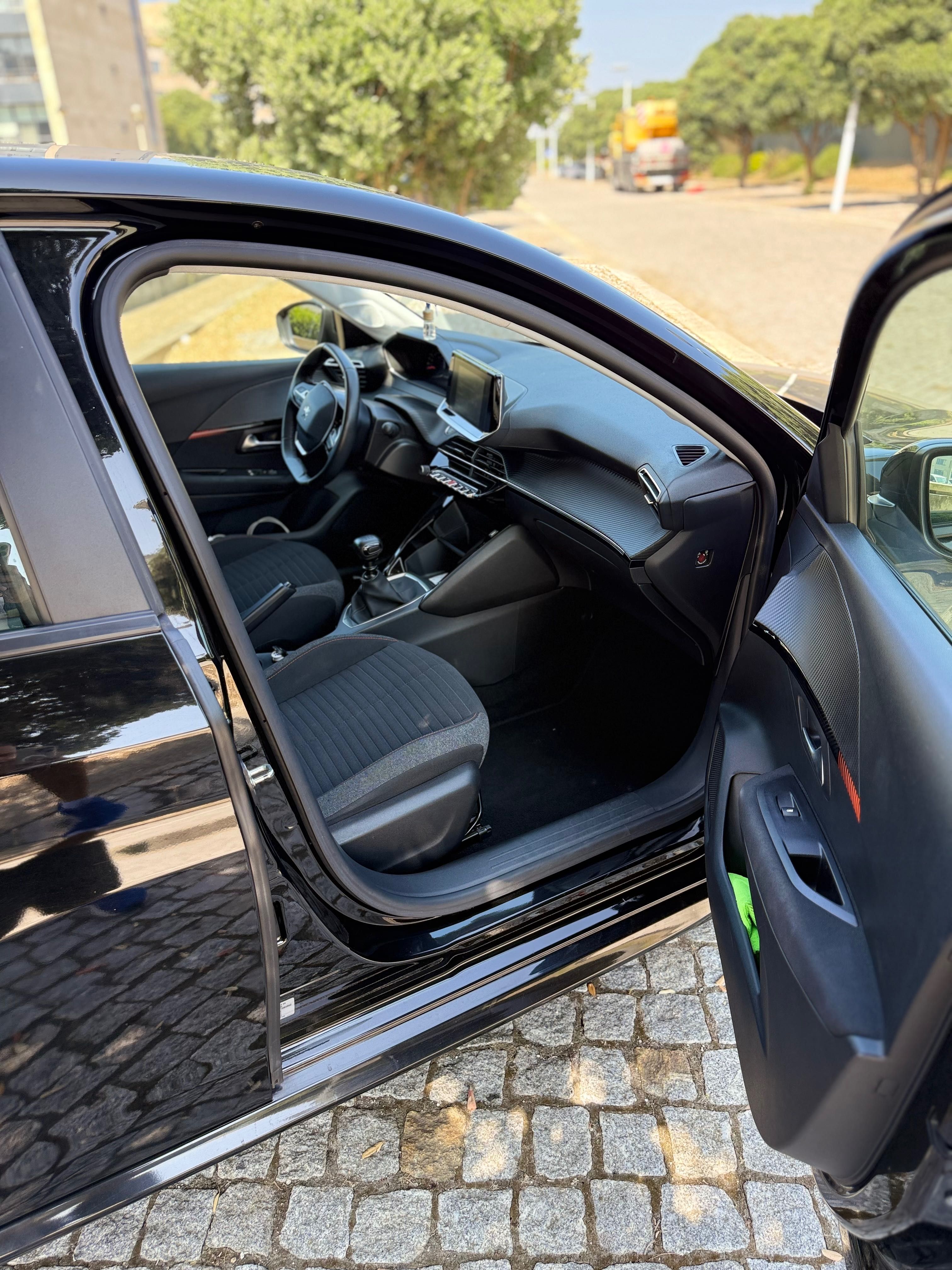 Peugeot 208 1.2 impecável