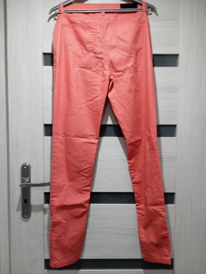 Różowe spodnie Vero Moda