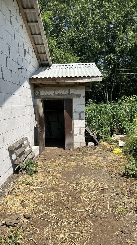 Продаж приміщень для розведення птиці( курники) Триліси