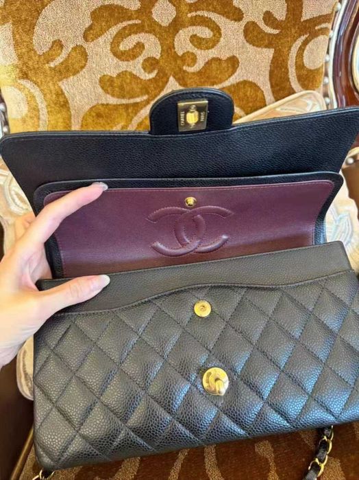 Bolsa de Ombro e de Mão CHANEL em Couro – Tamanho Grande