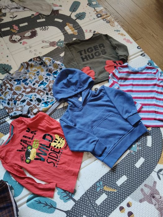 Sprzedam bluzy dziecięce 5 sztuk rozmiar 98