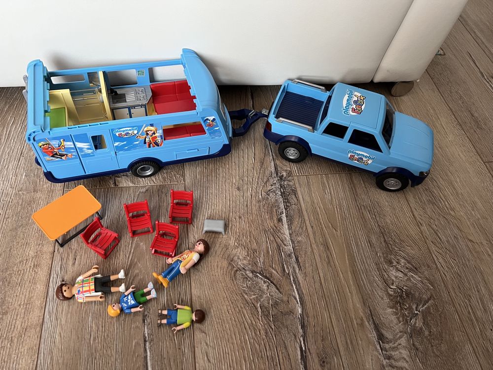 Playmobil 9502 pickup z przyczepą kempingową