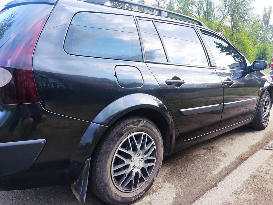 Рено Меган 1,6 бензин.