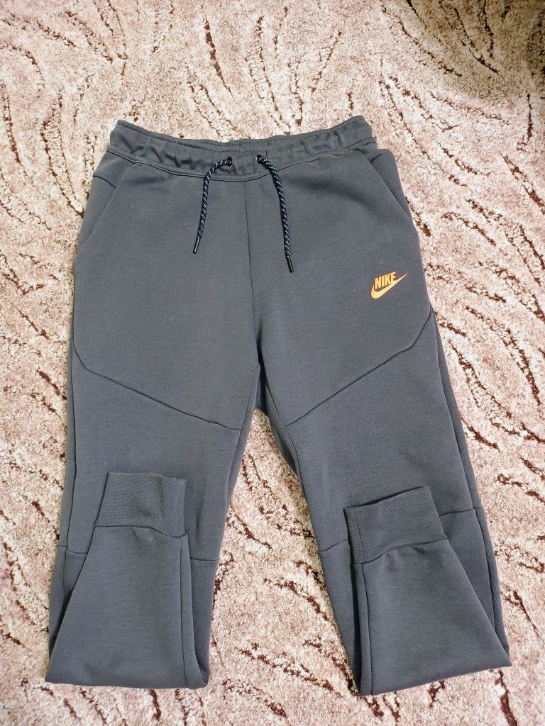 Штаны nike tech fleece. S