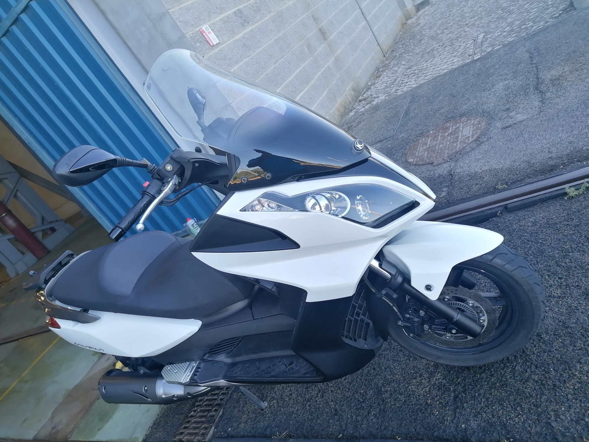 KYMCO Downton 125
De Abril de 2011