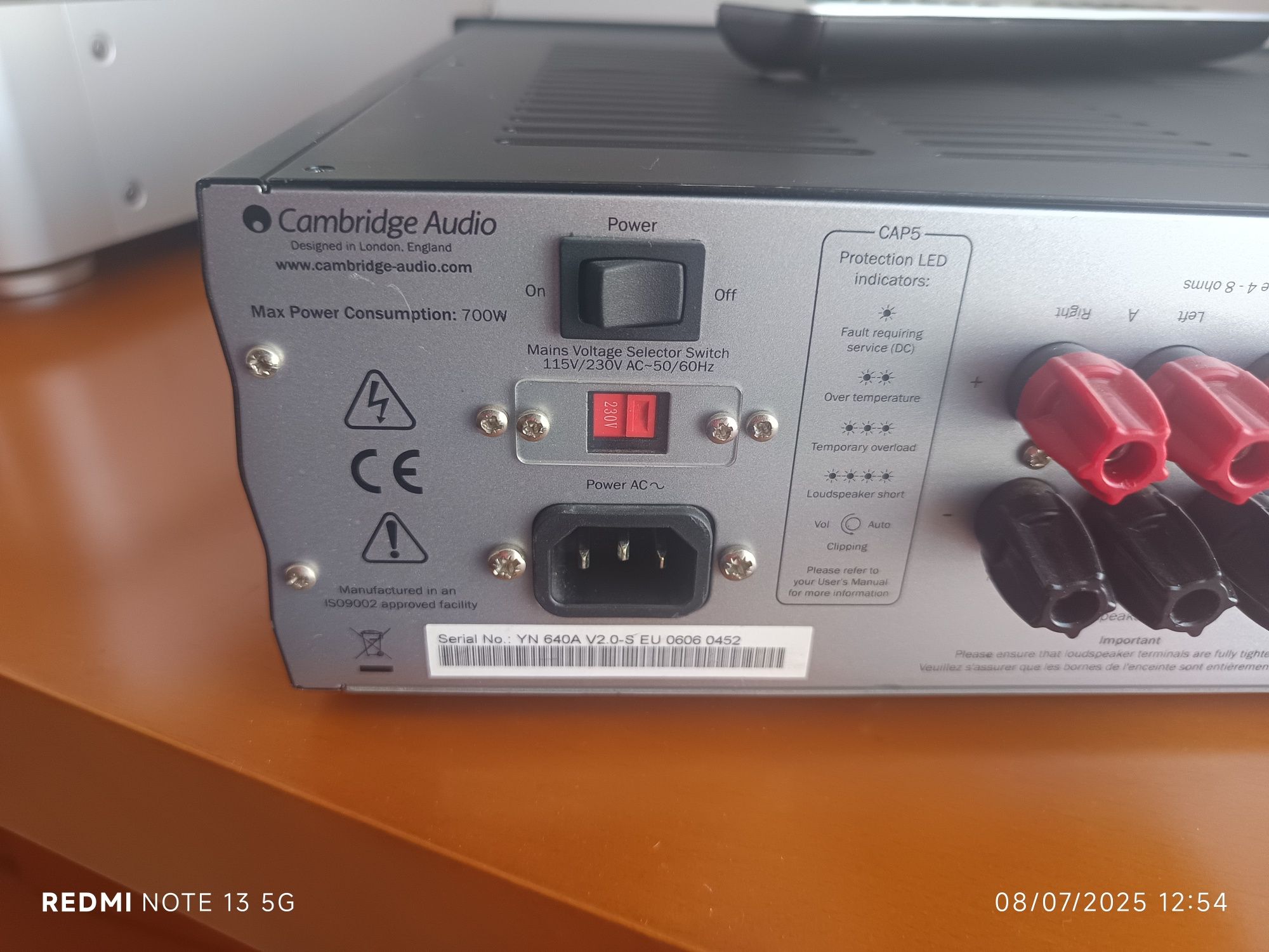Amplificador stereo Cambridge Audio Azur 640A com comando original