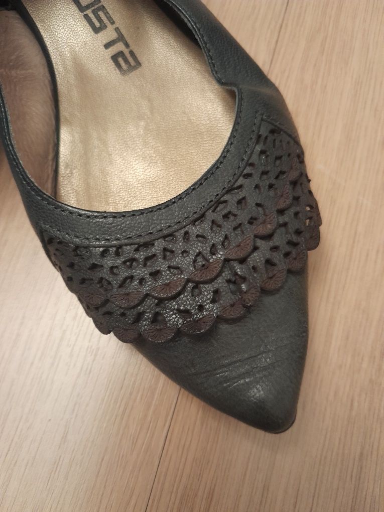 Sapatos "Sofia Costa." Numero 35