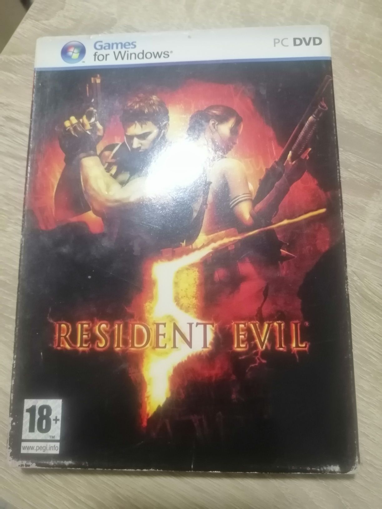 2 игры День Победы и Resident Evil Дорога в Ад