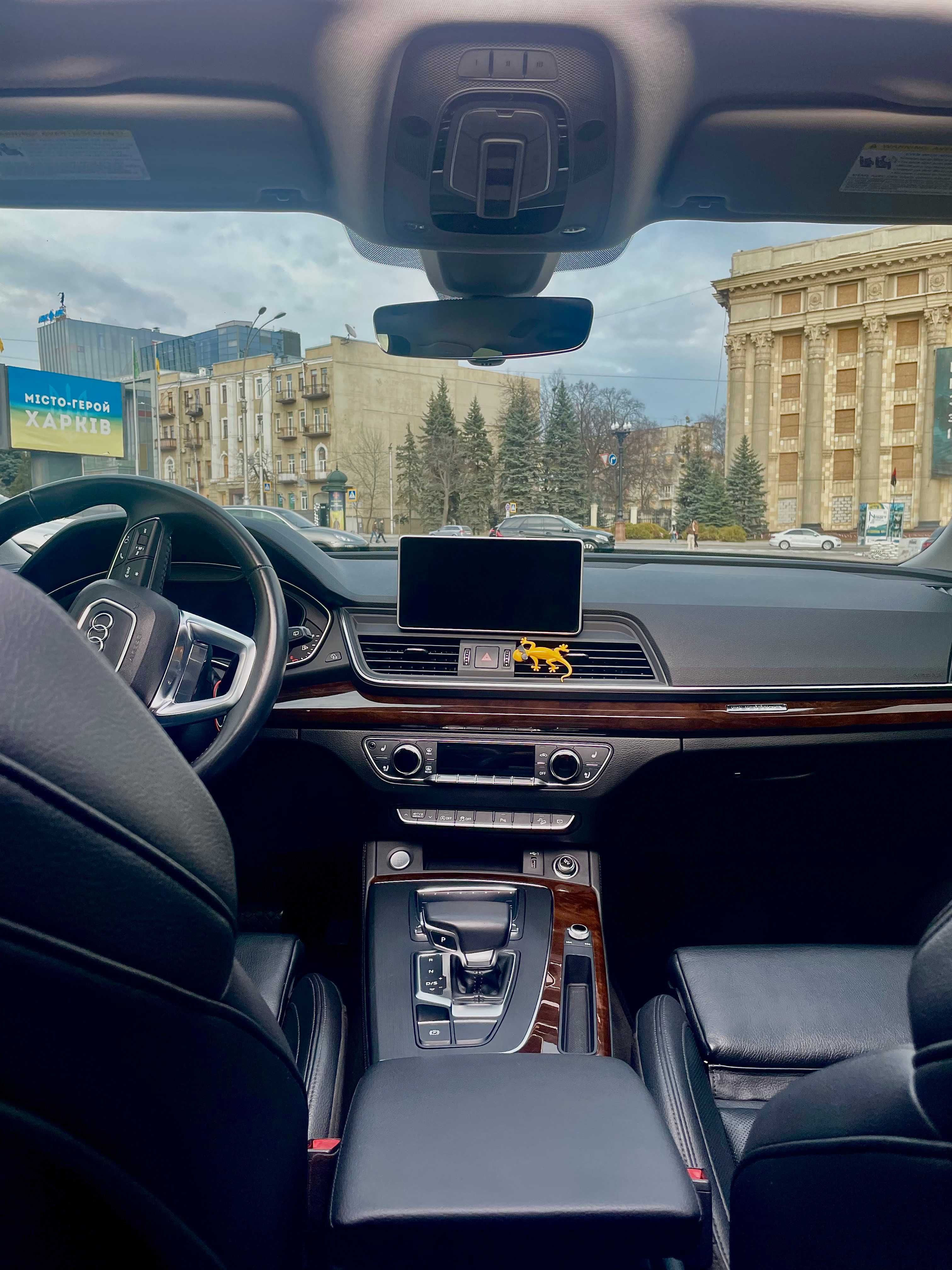 Audi Q5 Premium Plus 2020 Quattro • 2.0 бензин • 252 к.с. • 89 т.км