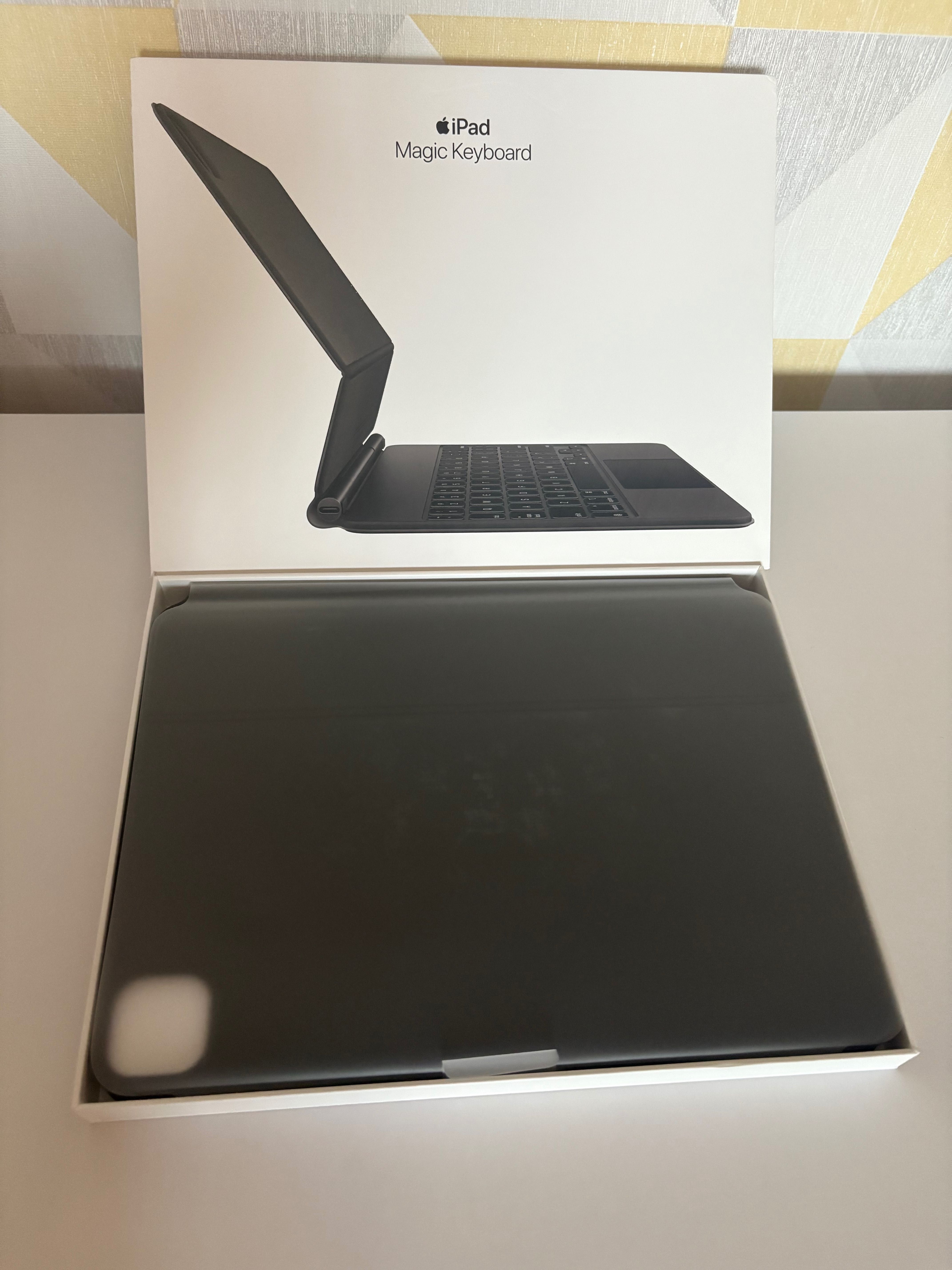 Magic Keyboard MXQT2RS