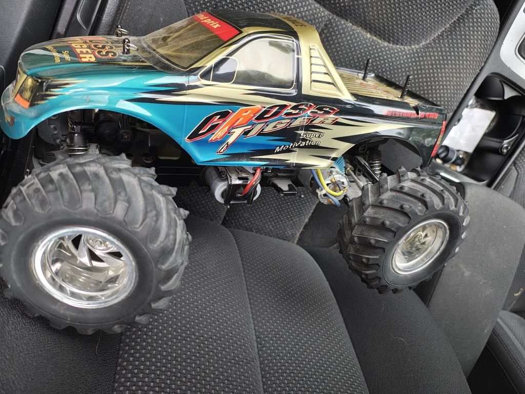 Model rc terenowy 2 sztuki