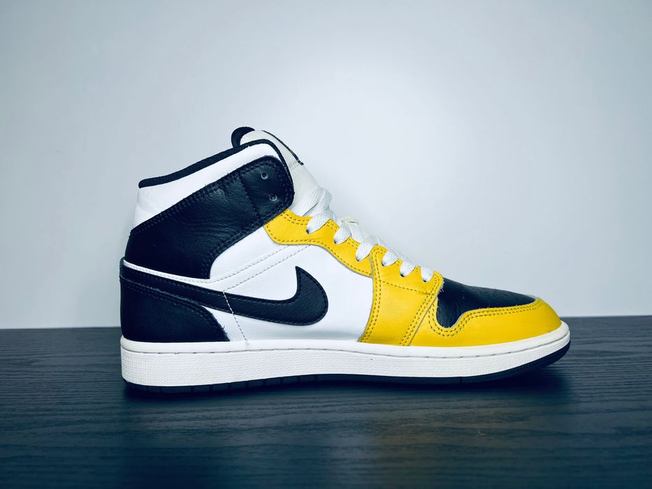Кросівки Air Jordan 1 Mid 42.5 27см