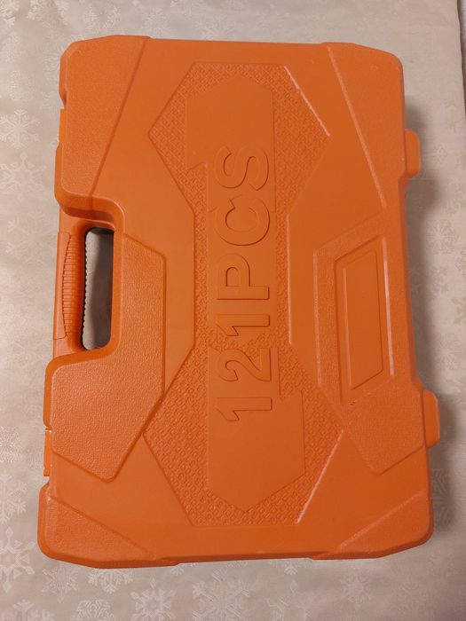 Професійний набір інструментів у пластиковому кейсі ( 121 предмет )