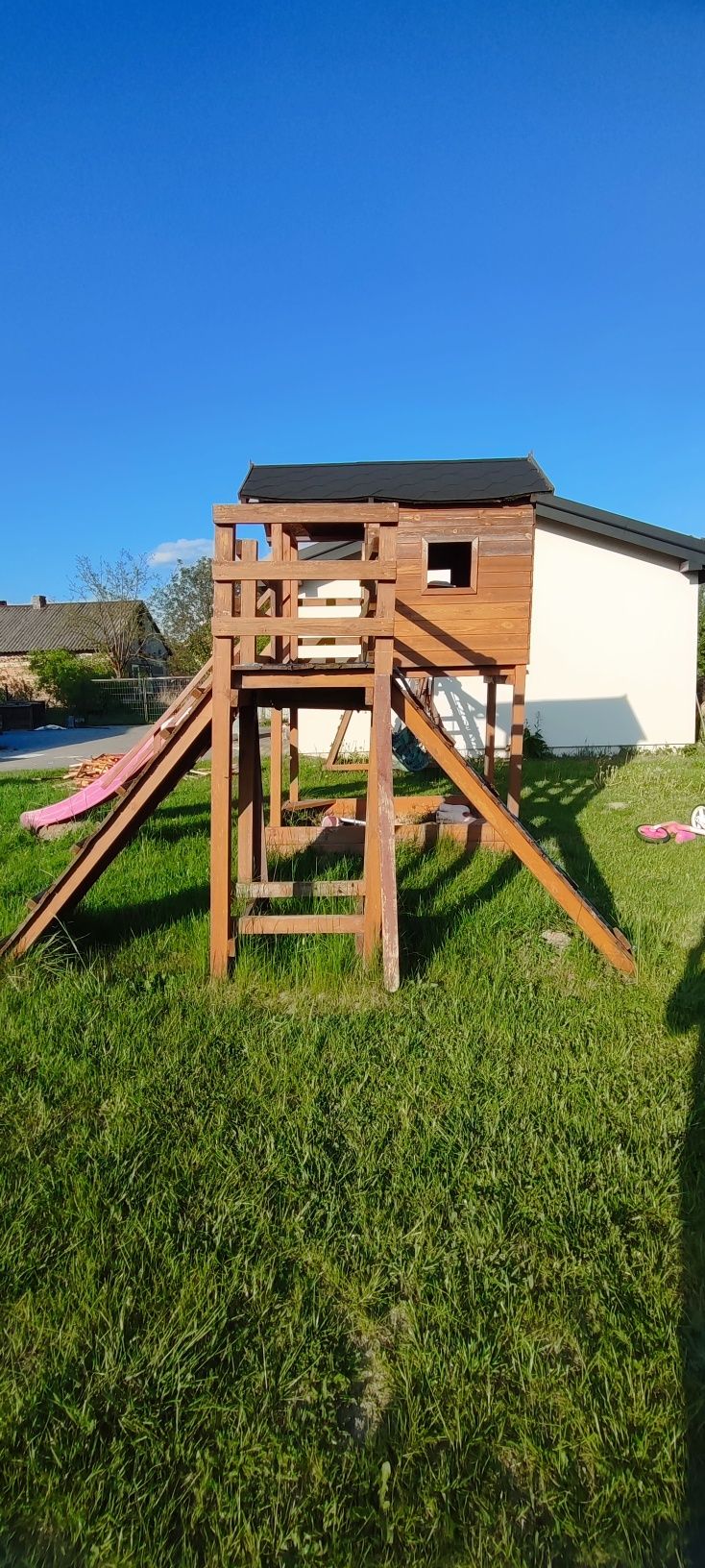 Sprzedam drewniany plac zabaw do odnowienia