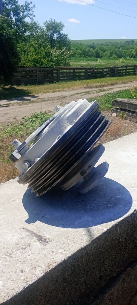 Claas Dominator 218 Mega ( 1995 г/в ) Понижающий редуктор