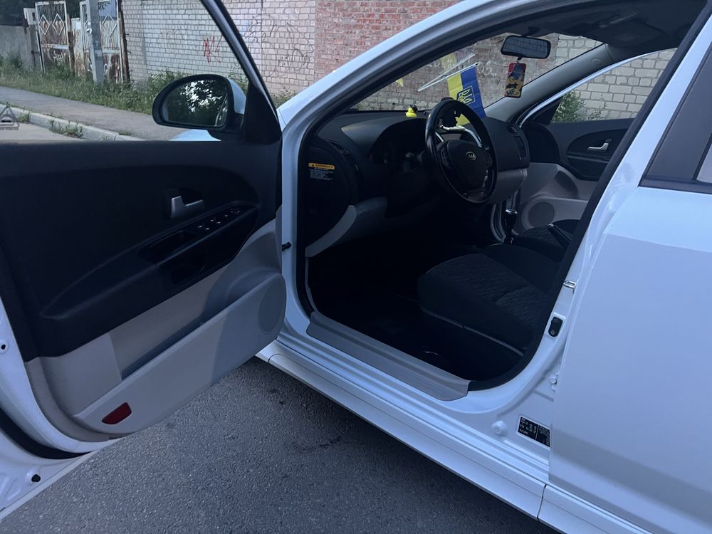 KIA SEED хечбек.