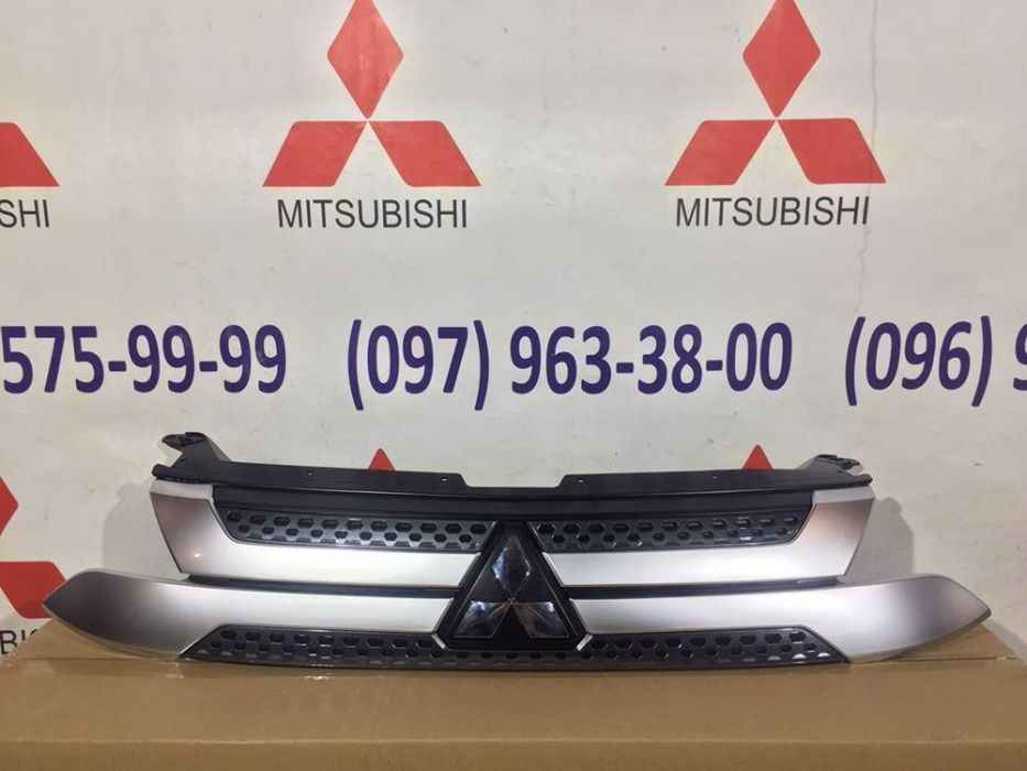 Решітка верхня Mitsubishi Outlander 3 2018 - 2020, Мітсубісі Аутленде