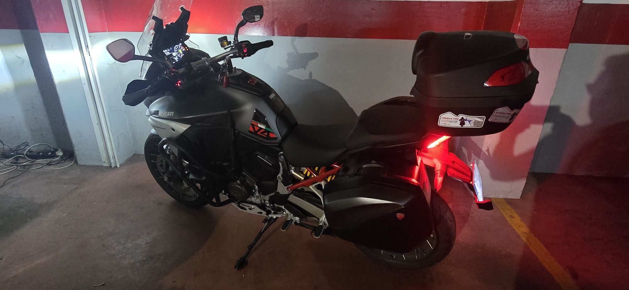 Ducati multistrada v4s