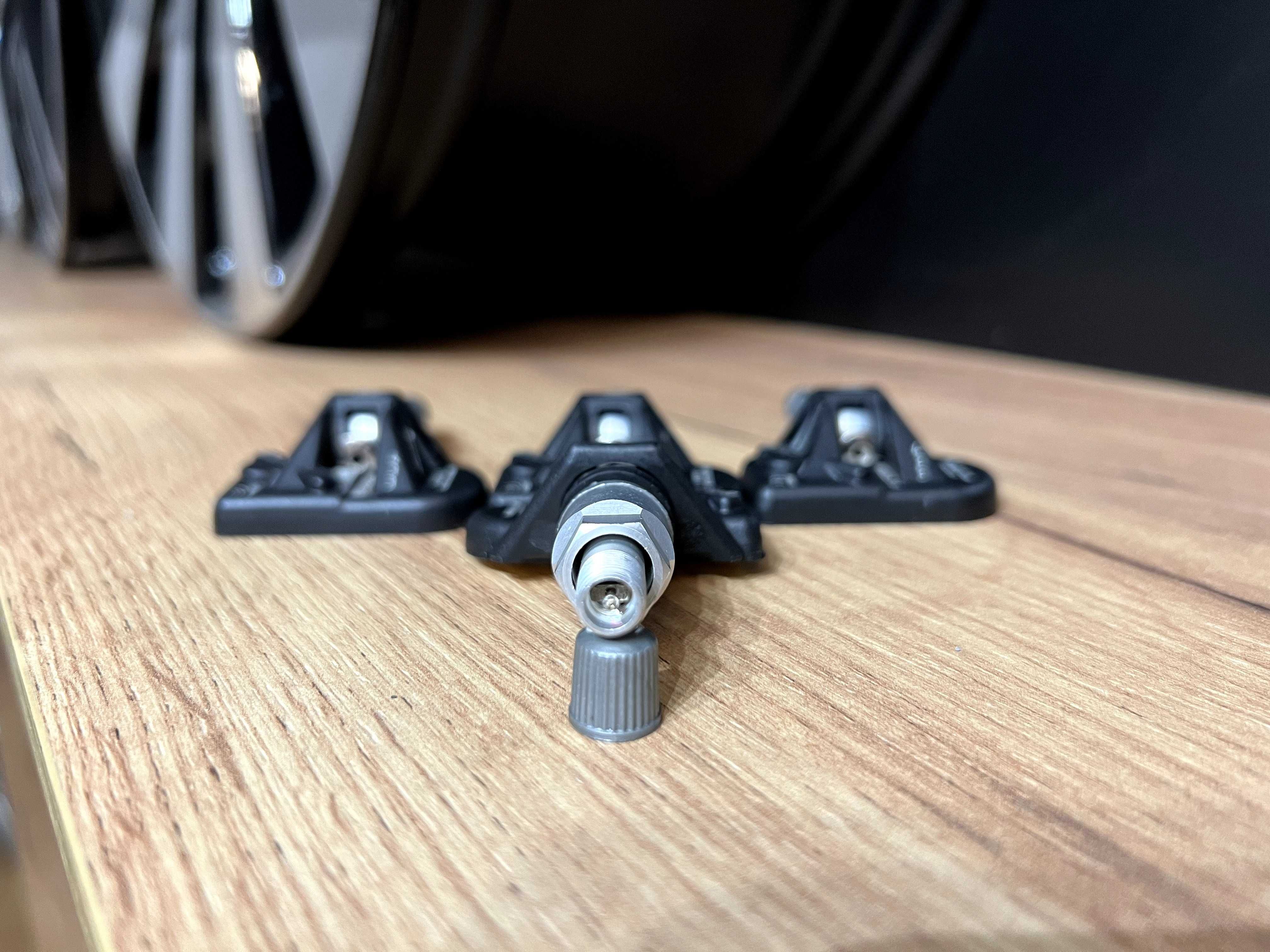 Czujniki ciśnienia opon powietrza Mercedes-Benz^ TPMS^ MB^ NOWE^