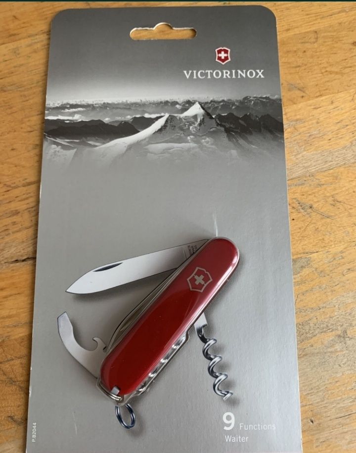 NOWY scyzoryk Victorinox Waiter