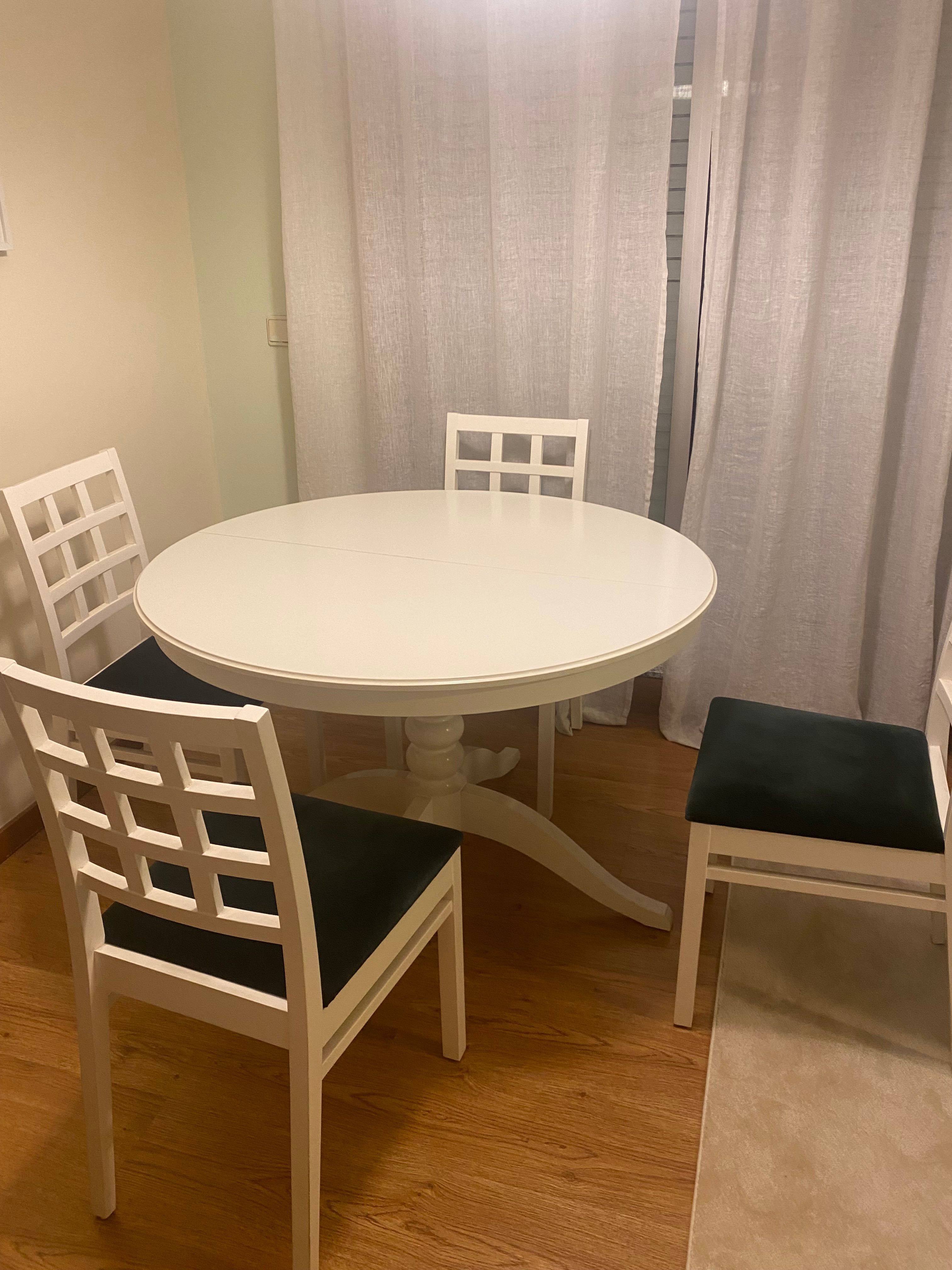 Conjunto mesa jantar e cadeiras