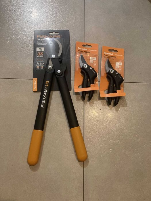 Fiskars zestaw Sekator nożycowy L72 + 2x sekator Essential 20 mm