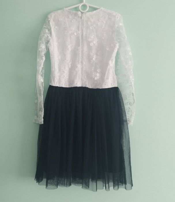 Sukienka dziewczęca uroczystość szkoła r. 146