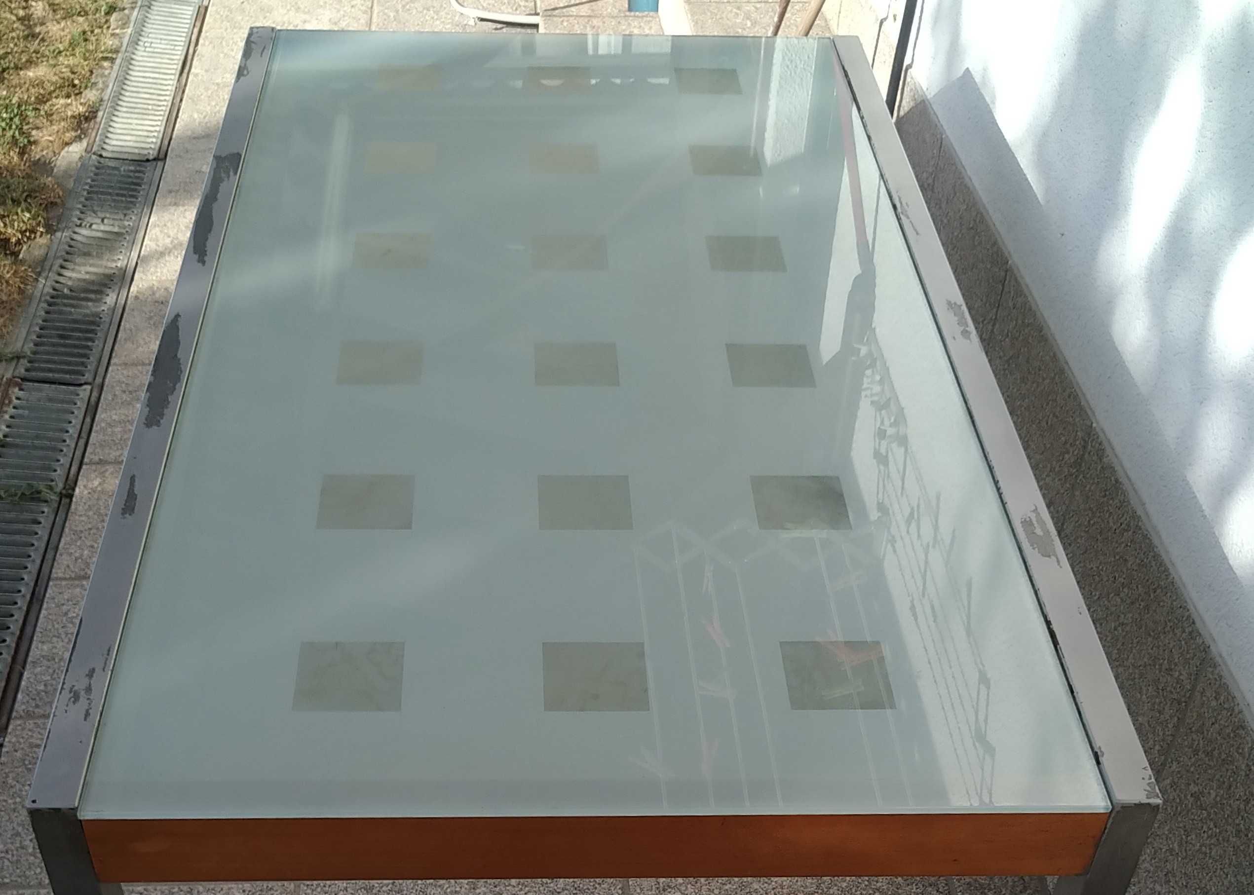 Mesa de vidro em inox