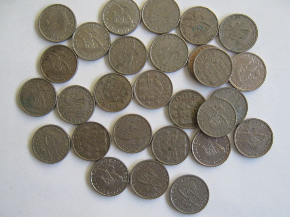 Mais de 700 moedas Portuguesas de escudo antigas