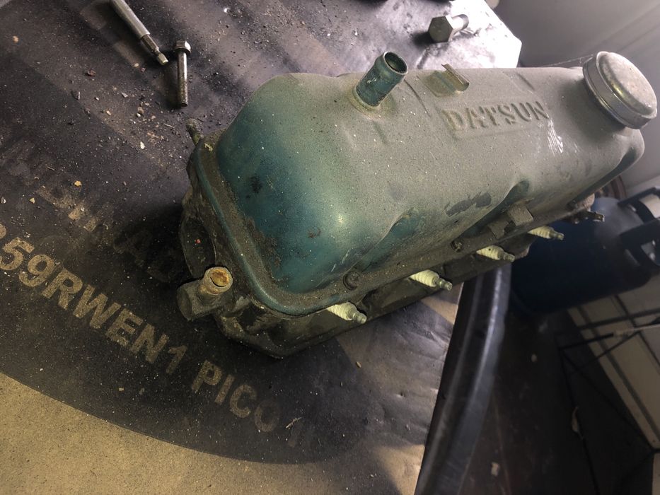 Colaça de datsun 1200