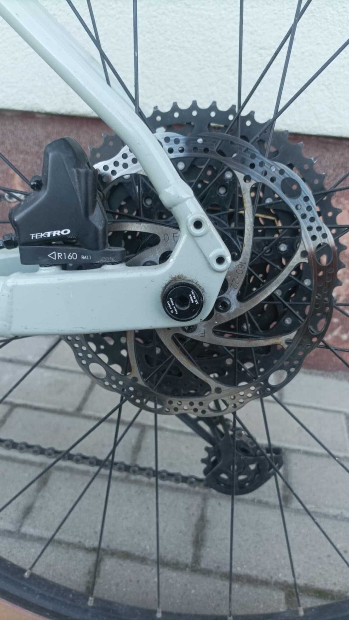 Rower gravel Marin DSX 1 flatbar L carbon 29