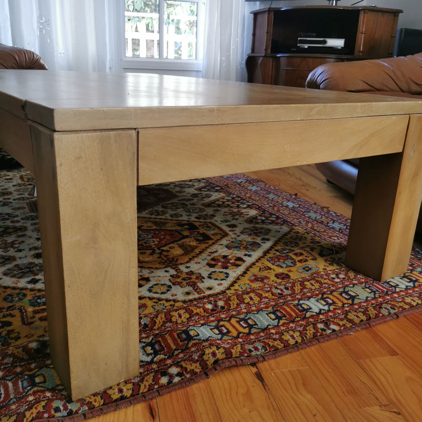 Mesa de centro  grande em madeira maciça