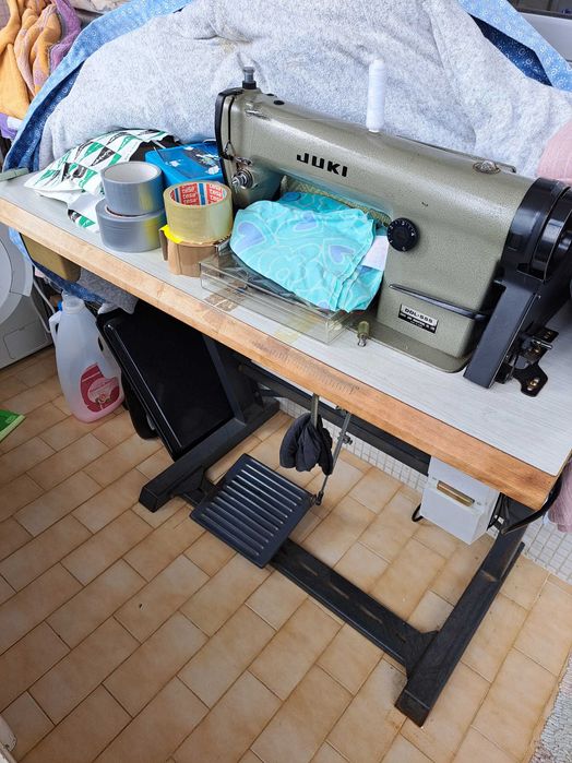 Máquina de costura industrial JUKI DDL-555