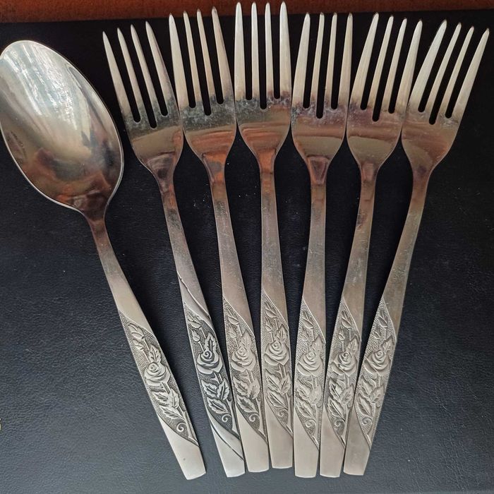 Вилки столовые СССР цветы розы  нержавеющая сталь нержавейка новые