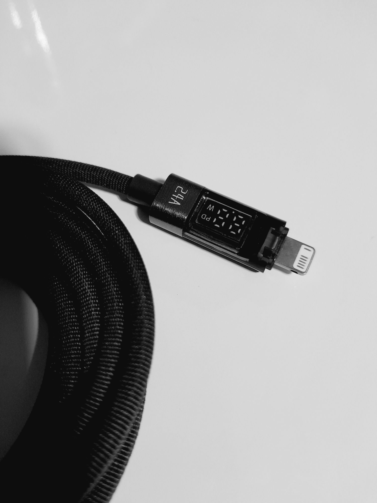 Кабель с дисплеем Toocki USB to Lightning для iPhone, iPad, 12W 2.4А