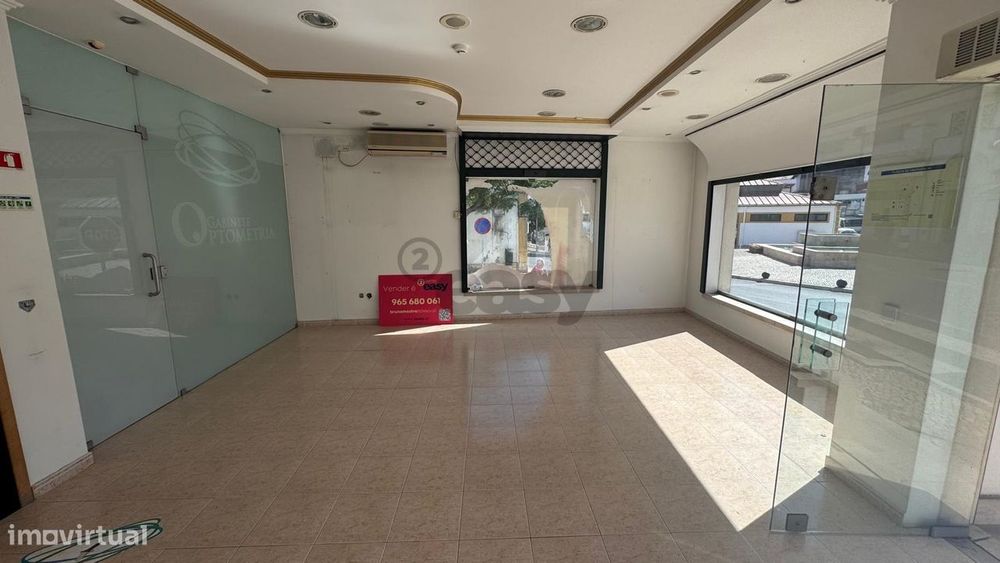 Loja 57m2 com casa-de-banho, despensa e sala privada, Aljustrel