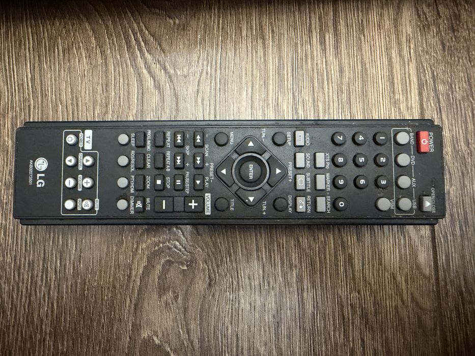 Kino domowe LG model SH52TH-W 300 W