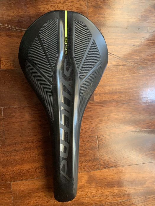 Selim syncrous preto e amarelo