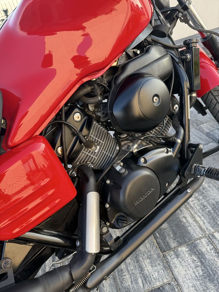 Honda Shadow VT 125ccm bobber custom