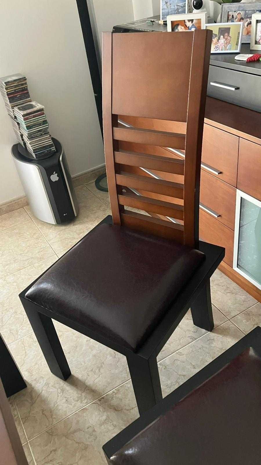 Mesa e Cadeiras de Jantar
