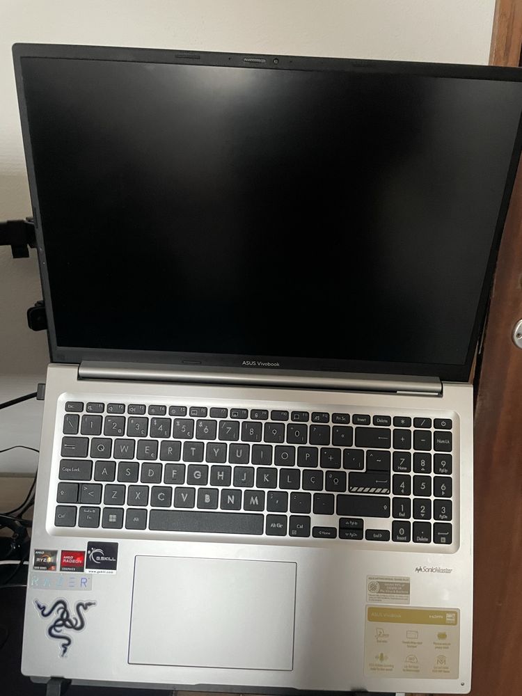 Asus vivobook 16