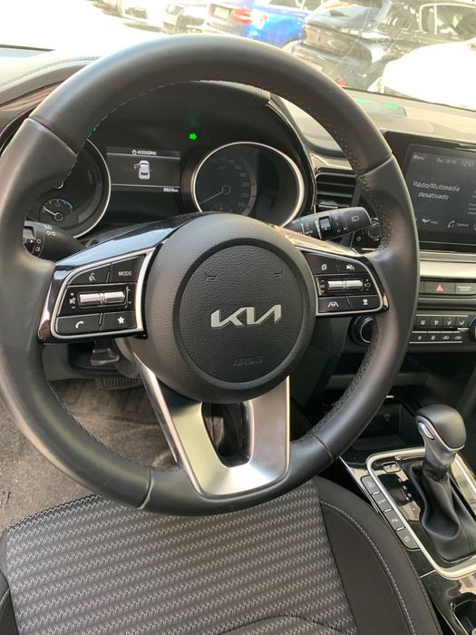 Kia xceed plug in, 2023, 8800km